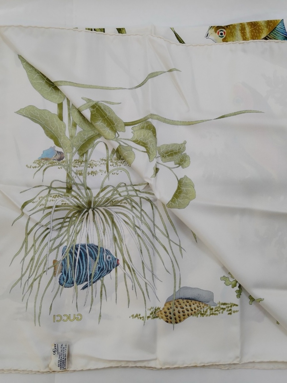 Vintage Gucci Scarf Silk Fish Design - Picture 3 of 7